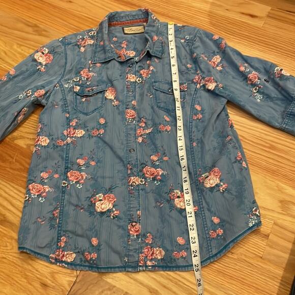 Legacy Falls snap top size medium 3/4 Sleeve Floral Denim Blouse - Picture 4 of 6